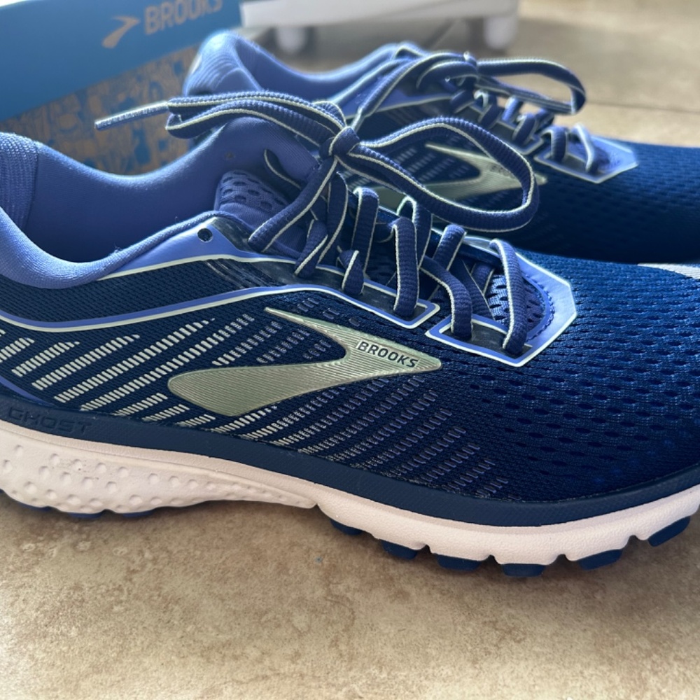 Brooks Ghost 12 Womens Size 7 B Blue White Running Shoes Sneakers 1203051B413